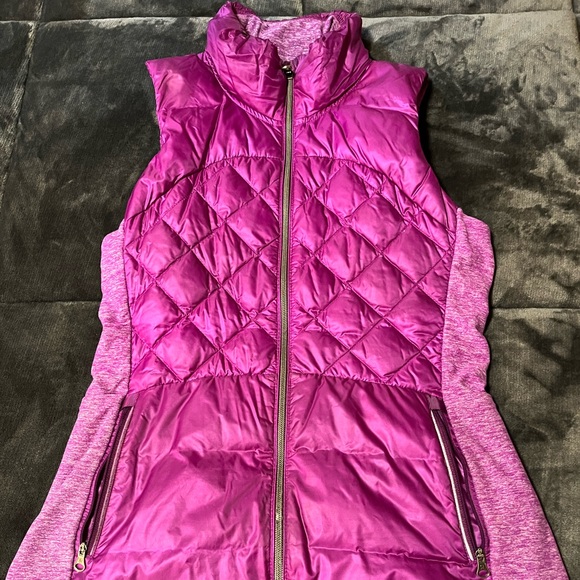 Lululemon Down for a Run Vest Tender Violet - Picture 4 of 8